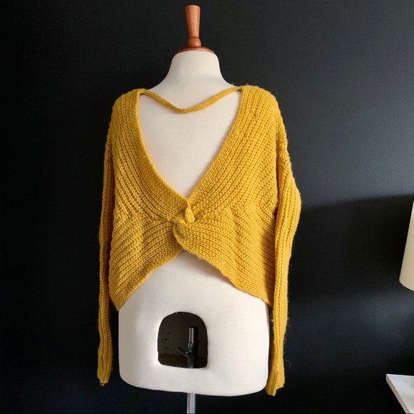 Plunging Open Back Twist Knit Sweater - Picture 2 of 5